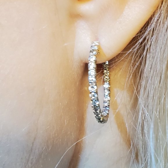 BRAND NEW 14K WHITE GOLD DIAMOND EARRINGS. - Picture 3 of 8